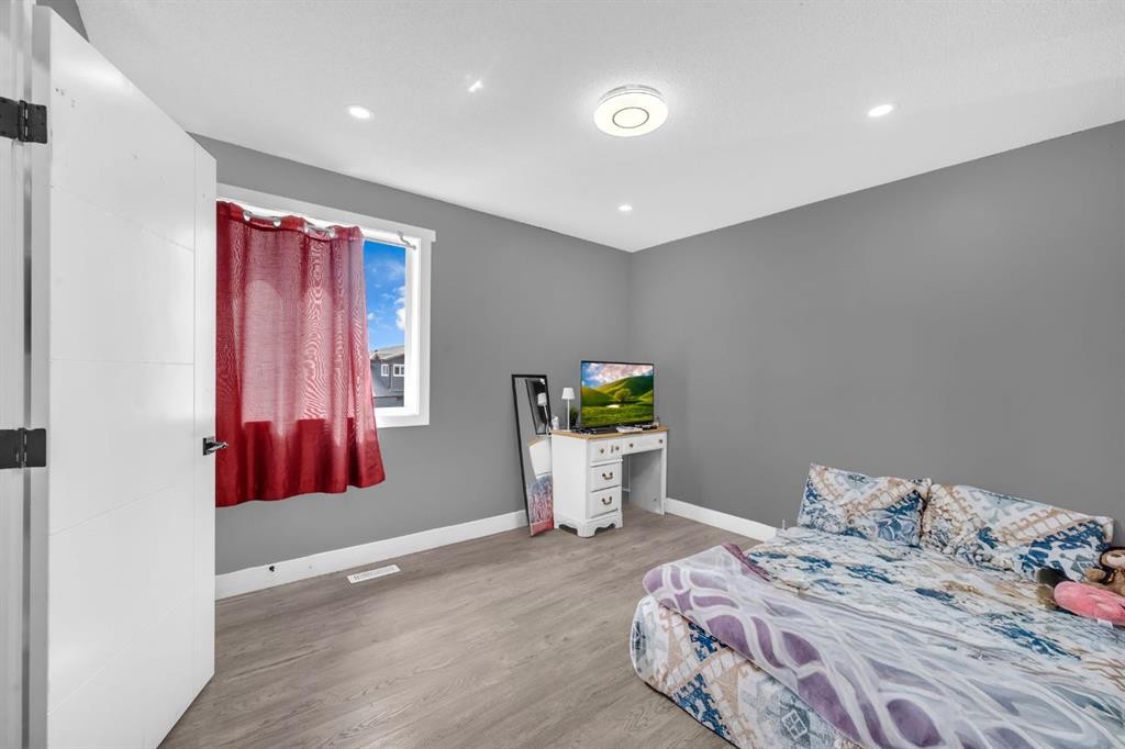 6022 Martingrove Road Ne, Calgary, AB - Indoor Photo Showing Bedroom