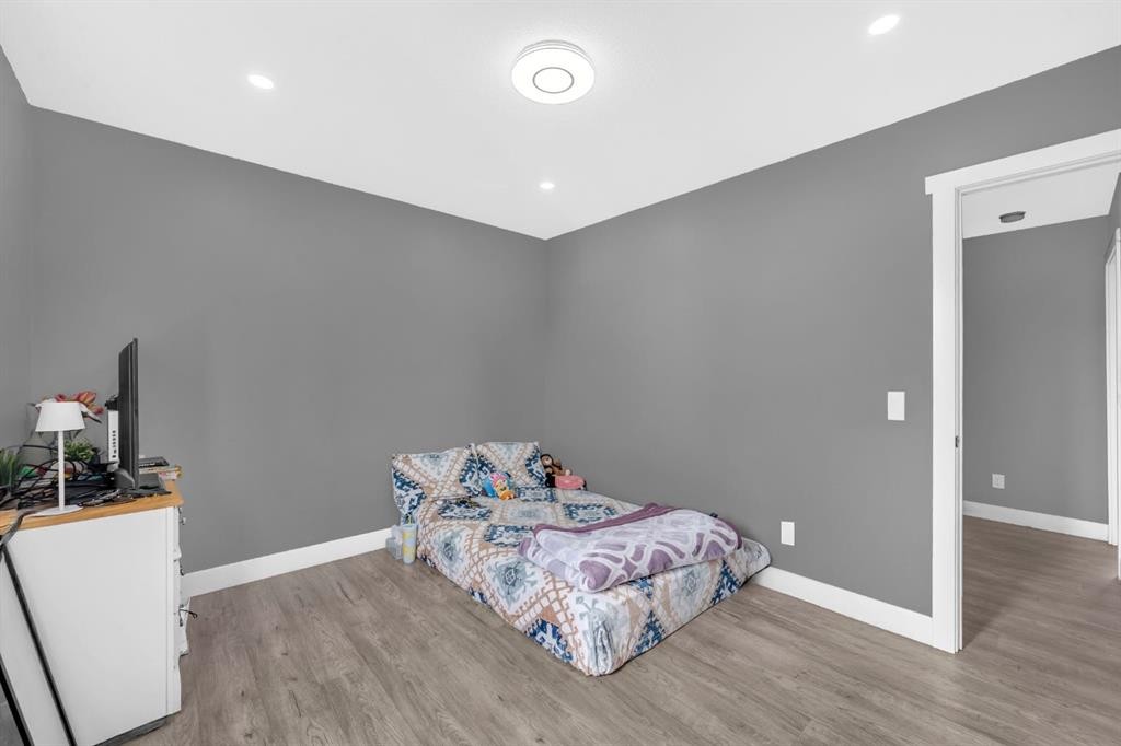 6022 Martingrove Road Ne, Calgary, AB - Indoor Photo Showing Bedroom
