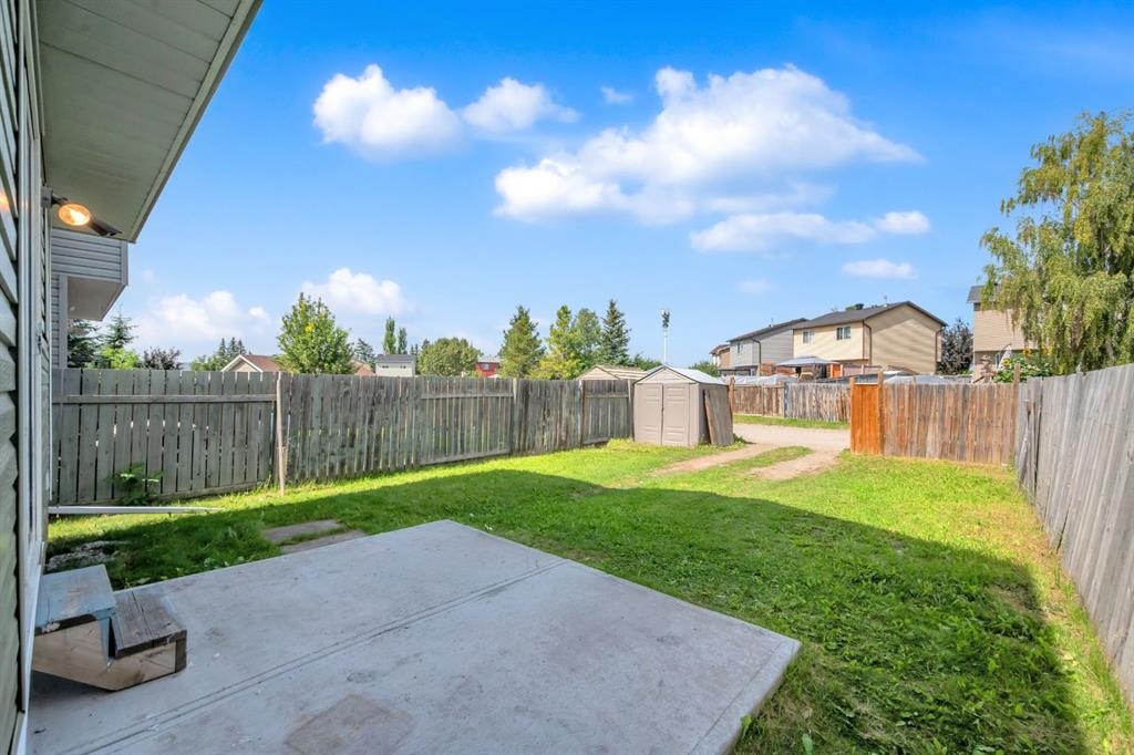6022 Martingrove Road Ne, Calgary, AB - Outdoor With Backyard