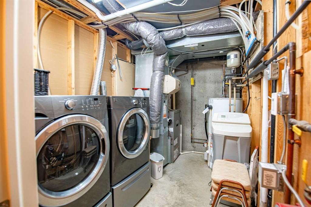 261 Jenner Crescent, Red Deer, AB