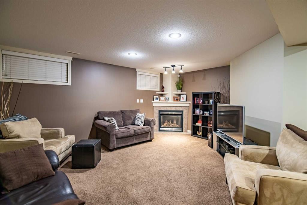 261 Jenner Crescent, Red Deer, AB