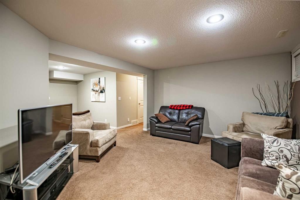 261 Jenner Crescent, Red Deer, AB