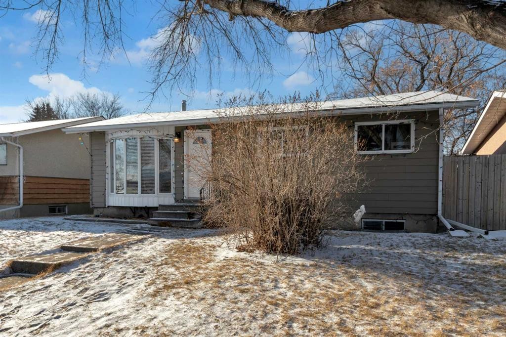 2231 39 Street Se, Calgary, AB - Outdoor