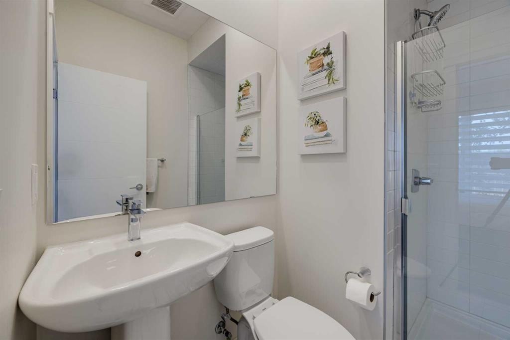 614 Greenbriar Common Nw, Calgary, AB - Indoor Photo Showing Bathroom