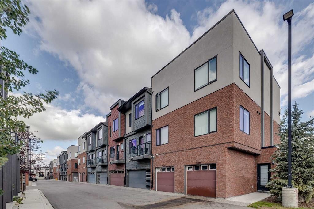 614 Greenbriar Common Nw, Calgary, AB - Outdoor