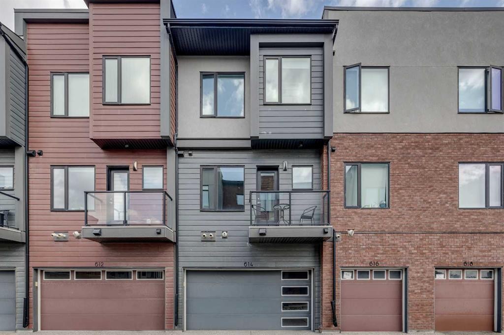 614 Greenbriar Common Nw, Calgary, AB - Outdoor With Exterior