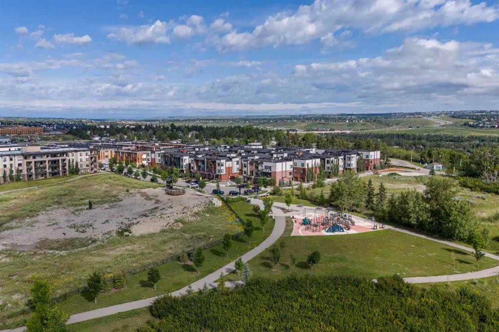 614 Greenbriar Common Nw, Calgary, AB - Outdoor With View