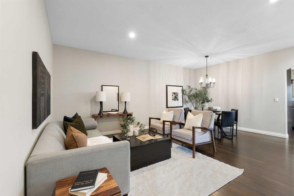 100 Lakeside View, Strathmore, AB - Indoor Photo Showing Living Room