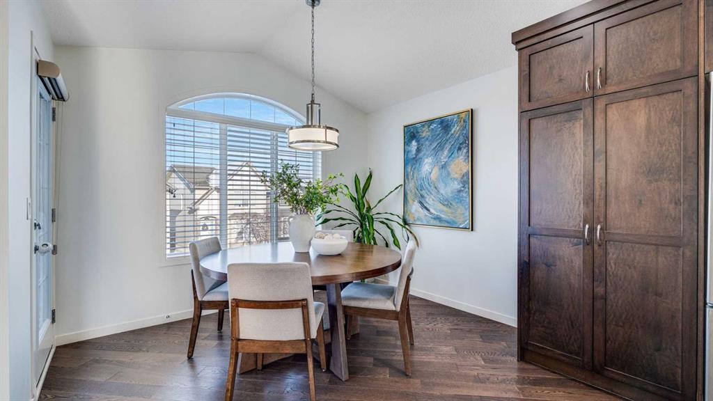 389 Cranberry Circle Se, Calgary, AB - Indoor Photo Showing Dining Room