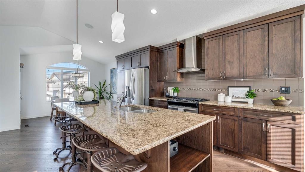 389 Cranberry Circle Se, Calgary, AB - Indoor Photo Showing Kitchen With Double Sink With Upgraded Kitchen