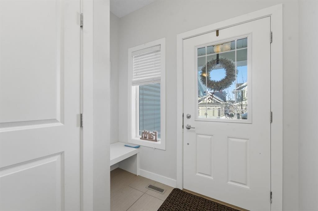 115 Bayview Circle, Airdrie, AB - Indoor Photo Showing Other Room