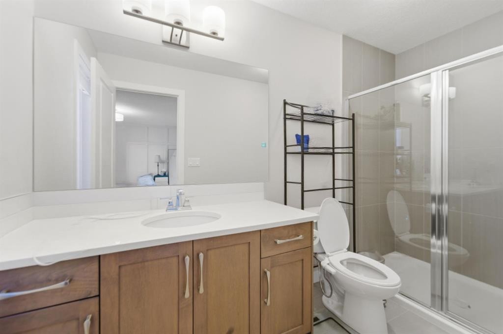115 Bayview Circle, Airdrie, AB - Indoor Photo Showing Bathroom