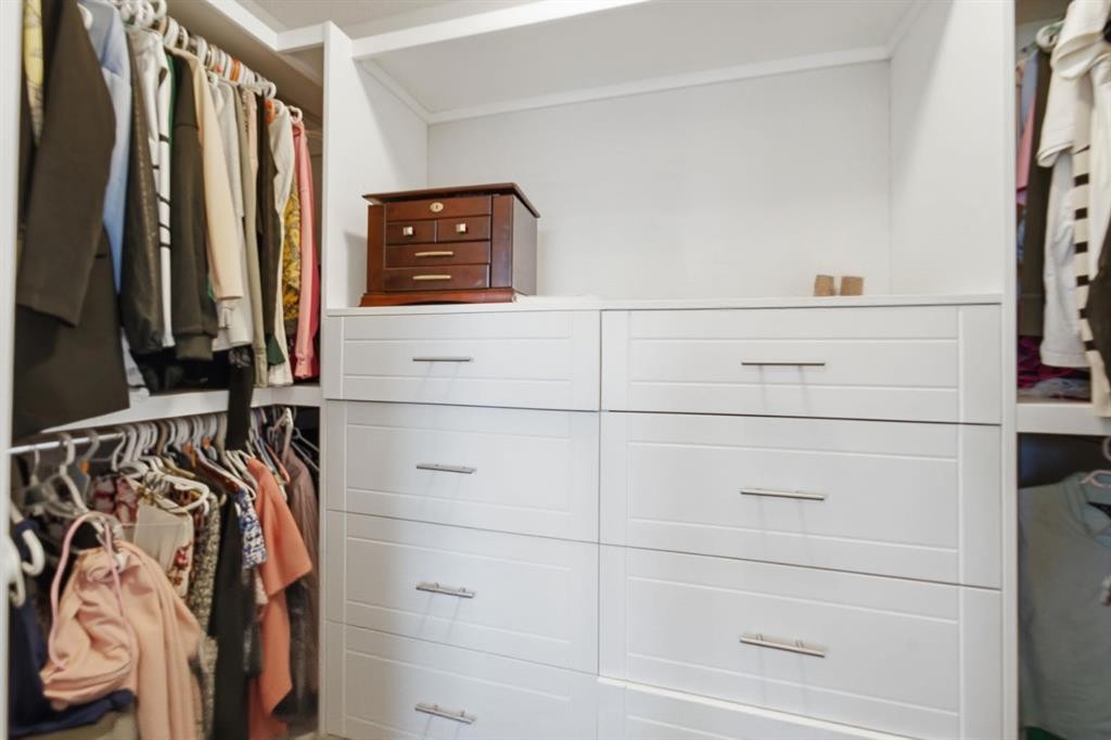 115 Bayview Circle, Airdrie, AB - Indoor With Storage