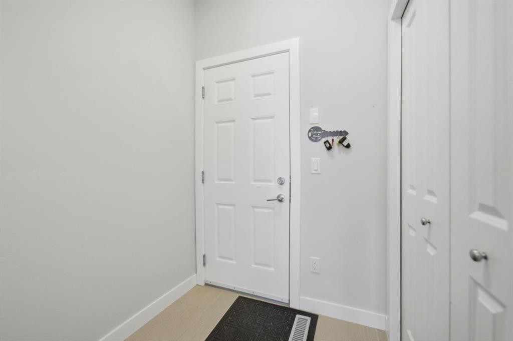 115 Bayview Circle, Airdrie, AB - Indoor Photo Showing Other Room