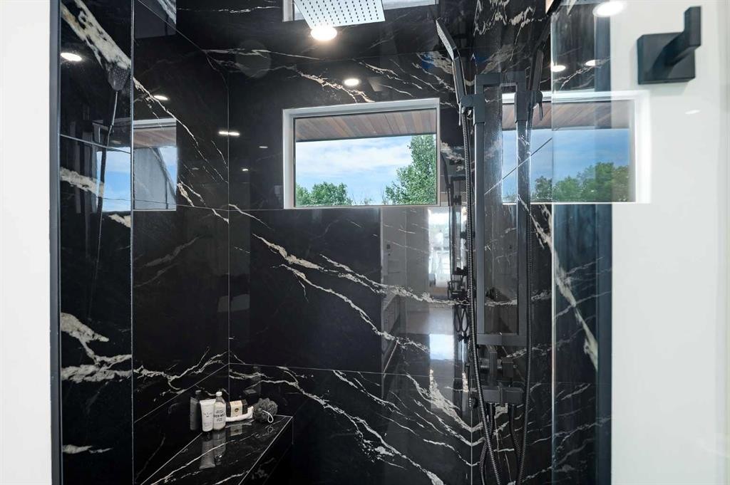 1807 Broadview Road Nw, Calgary, AB - Indoor