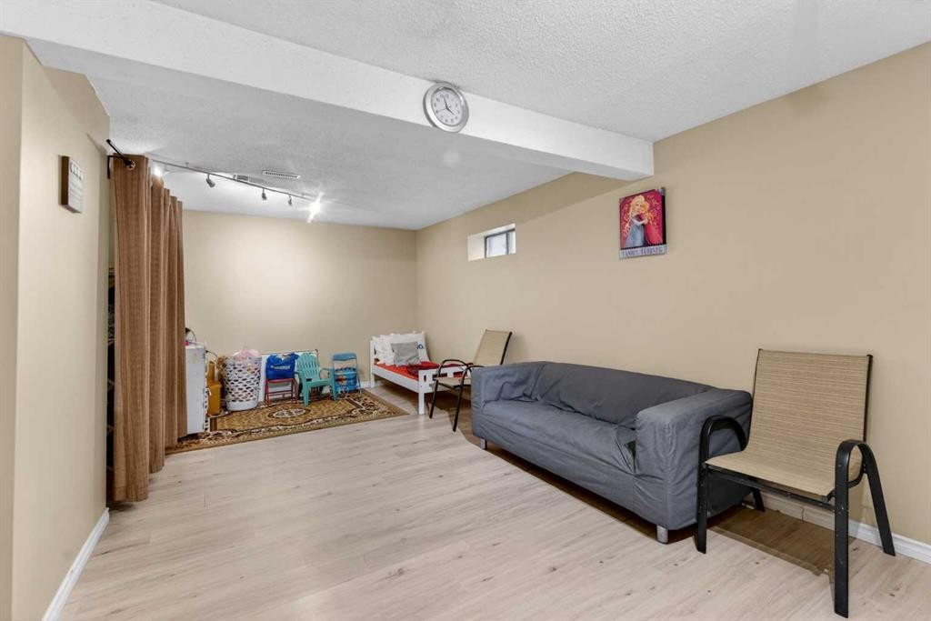 195 Fallswater Road Ne, Calgary, AB - Indoor