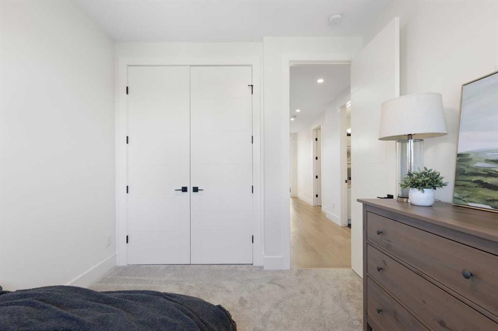 234 25 Avenue Ne, Calgary, AB - Indoor Photo Showing Other Room