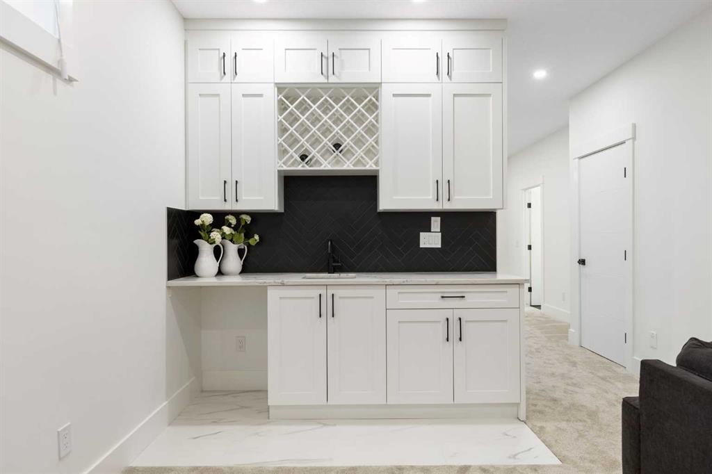 234 25 Avenue Ne, Calgary, AB - Indoor Photo Showing Other Room