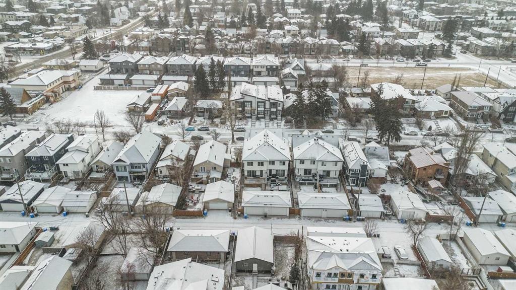 234 25 Avenue Ne, Calgary, AB - Outdoor