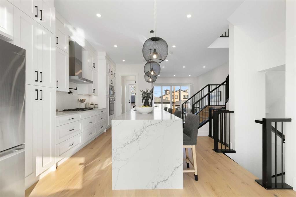 234 25 Avenue Ne, Calgary, AB - Indoor