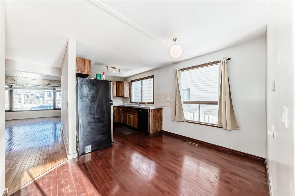 8007 Ranchview Drive Nw, Calgary, AB - Indoor Photo Showing Other Room