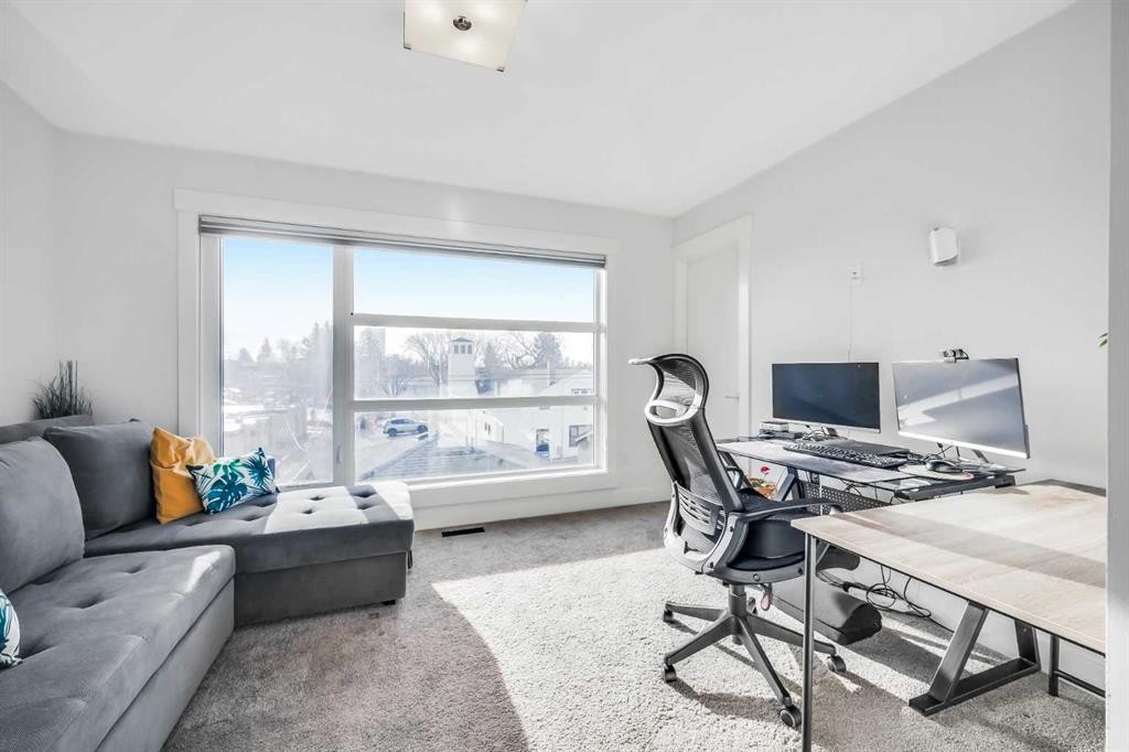 2415 25 Avenue Nw, Calgary, AB - Indoor Photo Showing Office