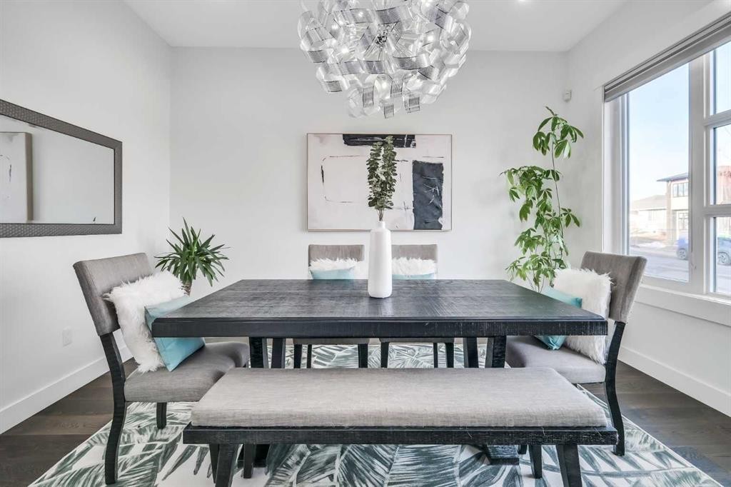 2415 25 Avenue Nw, Calgary, AB - Indoor Photo Showing Dining Room