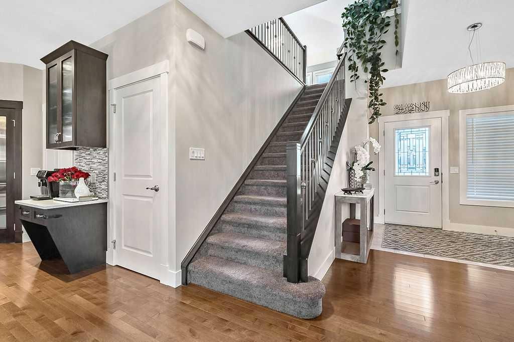 112 Kinniburgh Close, Chestermere, AB - Indoor Photo Showing Other Room