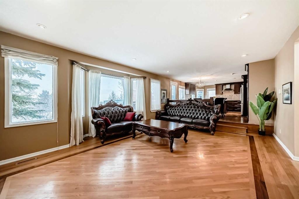 2612 Signal Hill Drive Sw, Calgary, AB