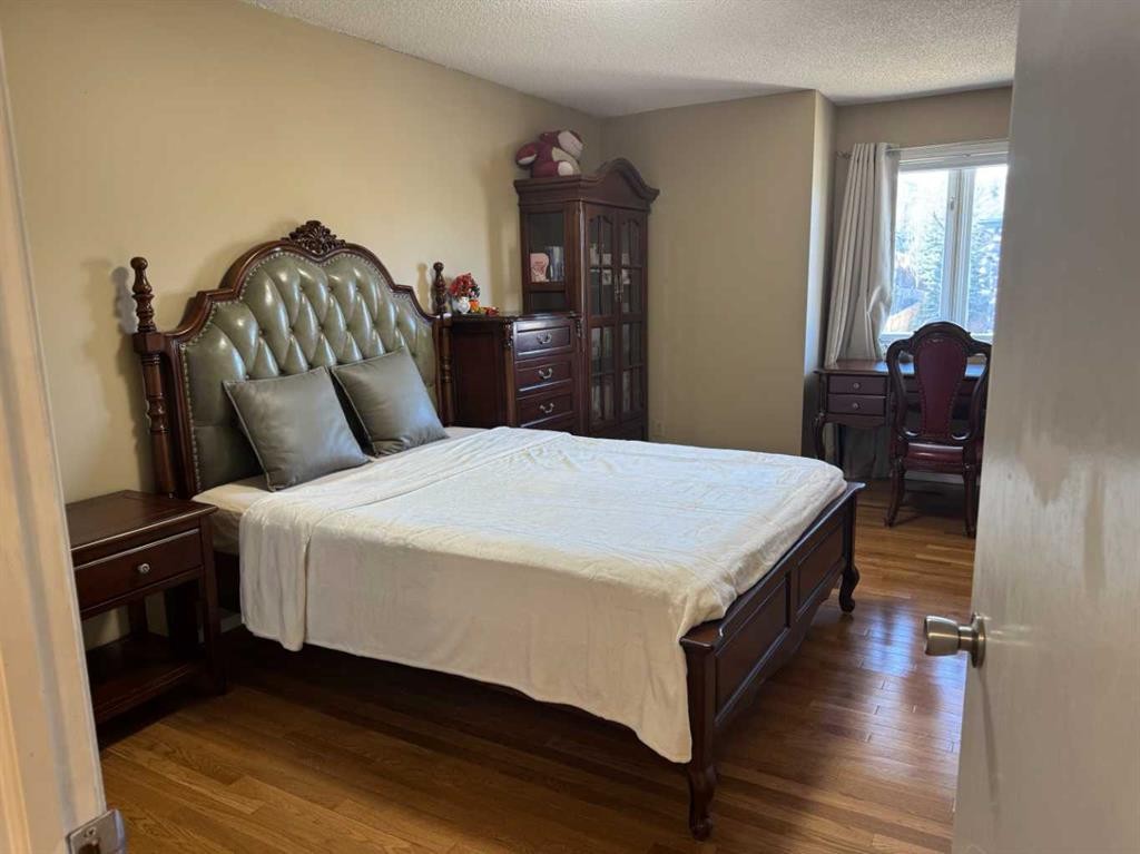 2612 Signal Hill Drive Sw, Calgary, AB