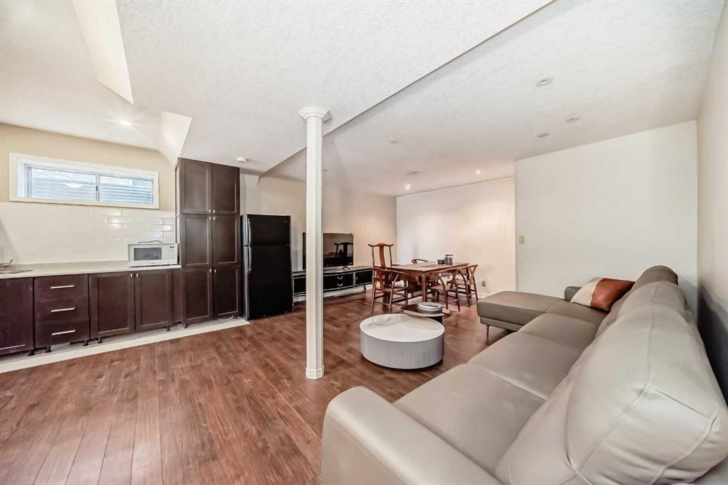 2612 Signal Hill Drive Sw, Calgary, AB