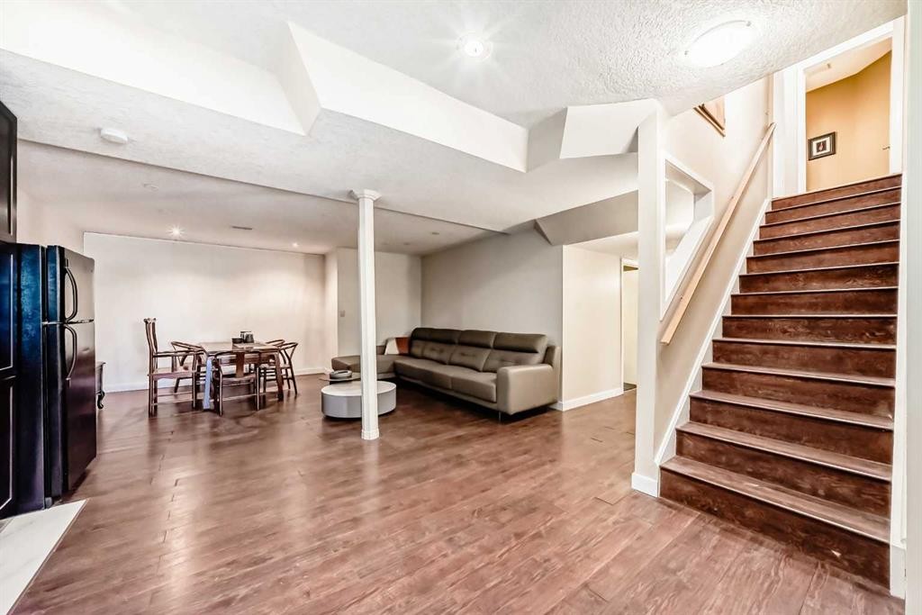 2612 Signal Hill Drive Sw, Calgary, AB