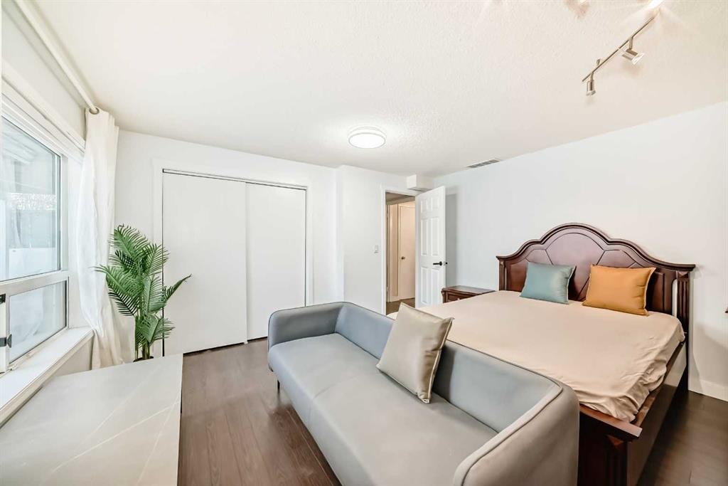 2612 Signal Hill Drive Sw, Calgary, AB