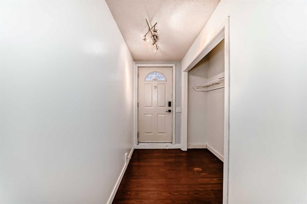 2612 Signal Hill Drive Sw, Calgary, AB