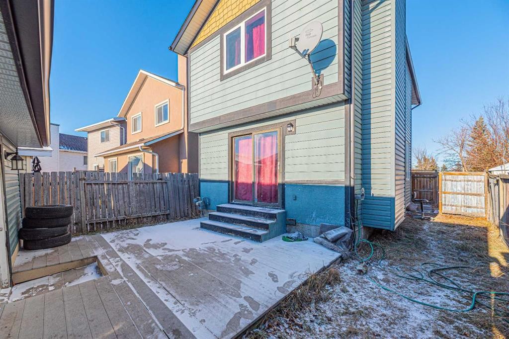 38 Martindale Drive Ne, Calgary, AB - Outdoor