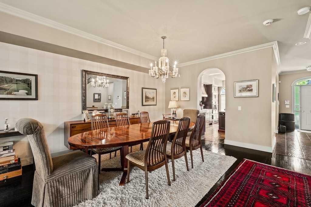 2421 Erlton Street Sw, Calgary, AB - Indoor Photo Showing Dining Room