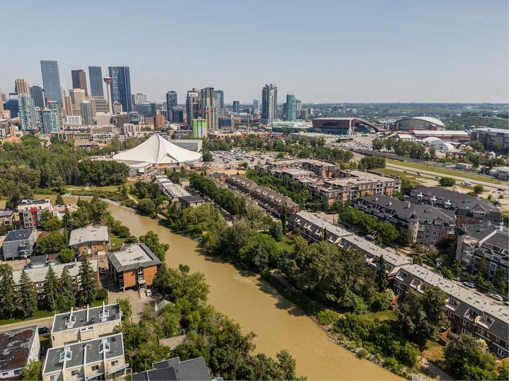 2421 Erlton Street Sw, Calgary, AB - Outdoor With View