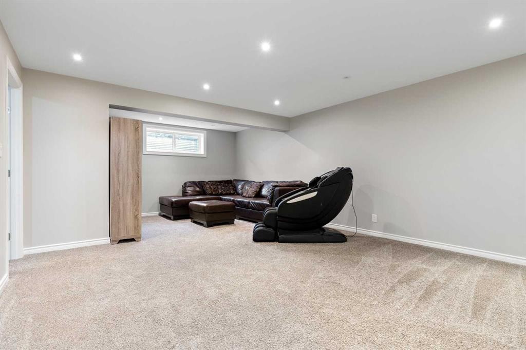 26 Marquis Heights Se, Calgary, AB - Indoor