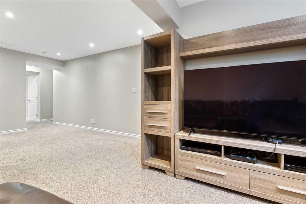 26 Marquis Heights Se, Calgary, AB - Indoor