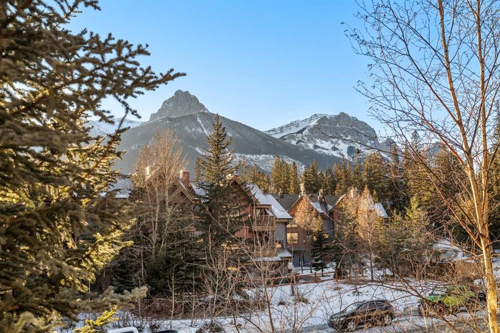 201-85 Dyrgas Gate, Canmore, AB - Outdoor With View