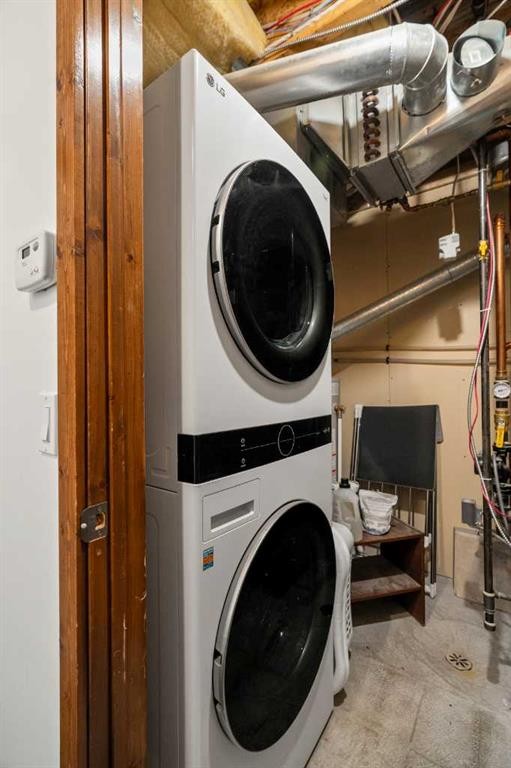 201-85 Dyrgas Gate, Canmore, AB - Indoor Photo Showing Laundry Room