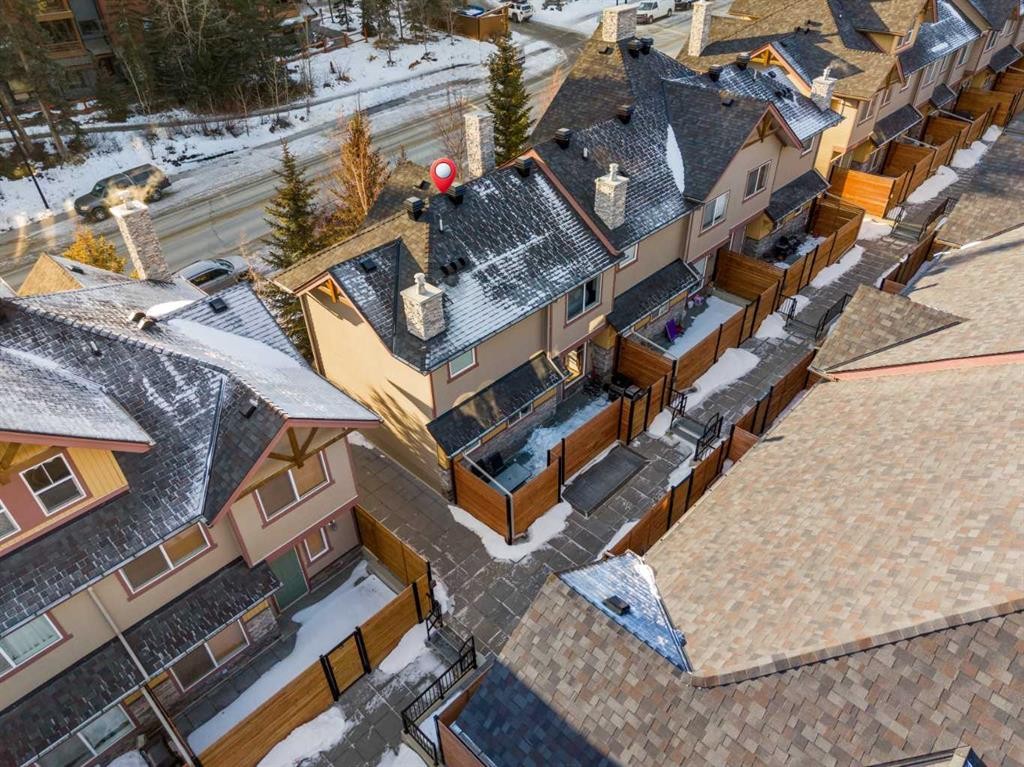 201-85 Dyrgas Gate, Canmore, AB -