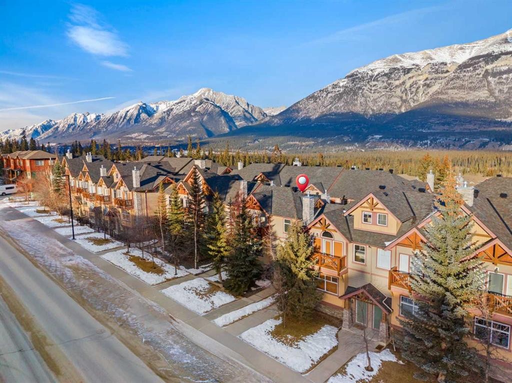201-85 Dyrgas Gate, Canmore, AB - Outdoor With View