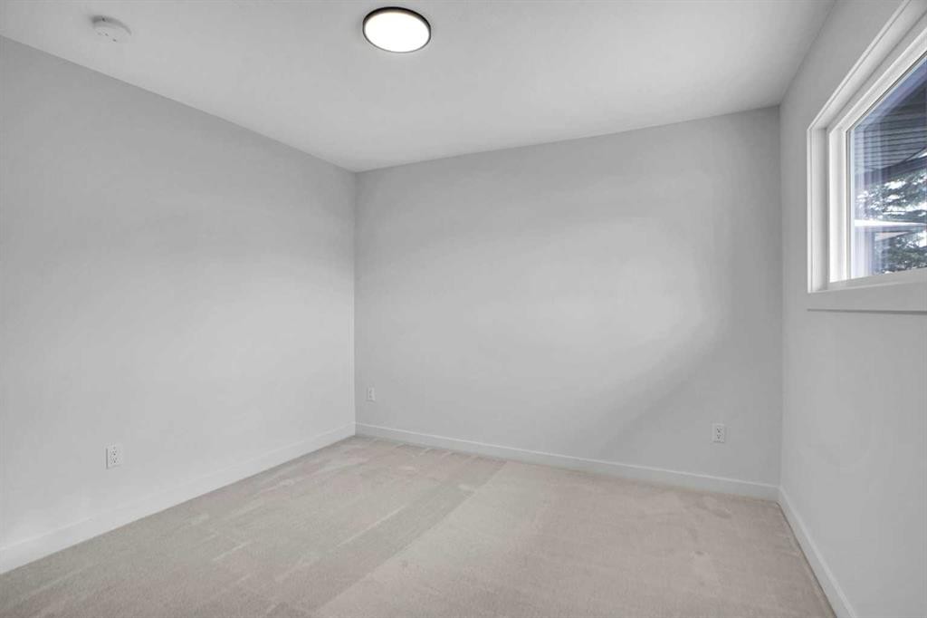 77 Ferncliff Crescent Se, Calgary, AB - Indoor Photo Showing Other Room