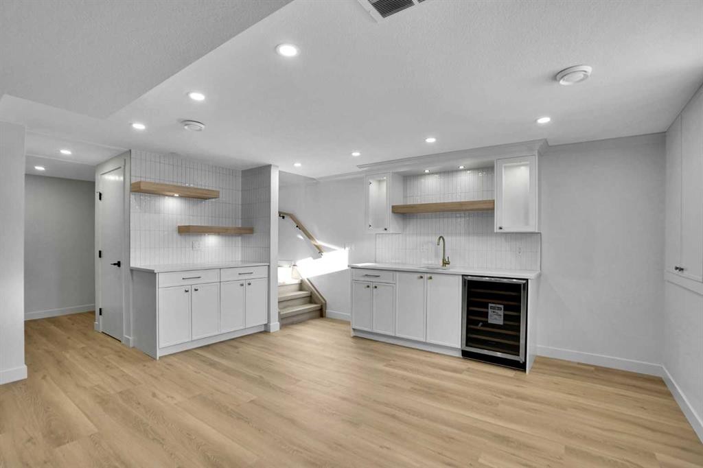 77 Ferncliff Crescent Se, Calgary, AB - Indoor Photo Showing Kitchen With Upgraded Kitchen