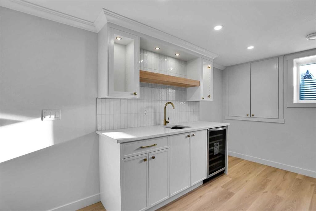 77 Ferncliff Crescent Se, Calgary, AB - Indoor Photo Showing Other Room