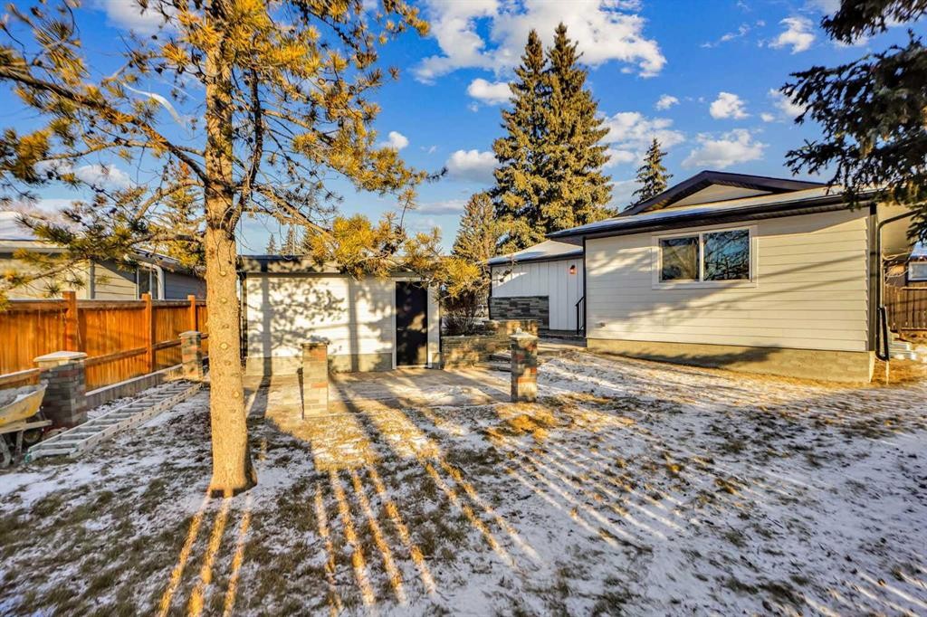 77 Ferncliff Crescent Se, Calgary, AB - Outdoor