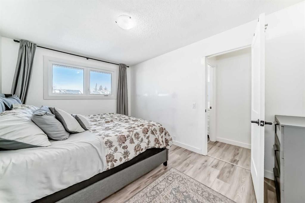 216 Pinecrest Crescent Ne, Calgary, AB