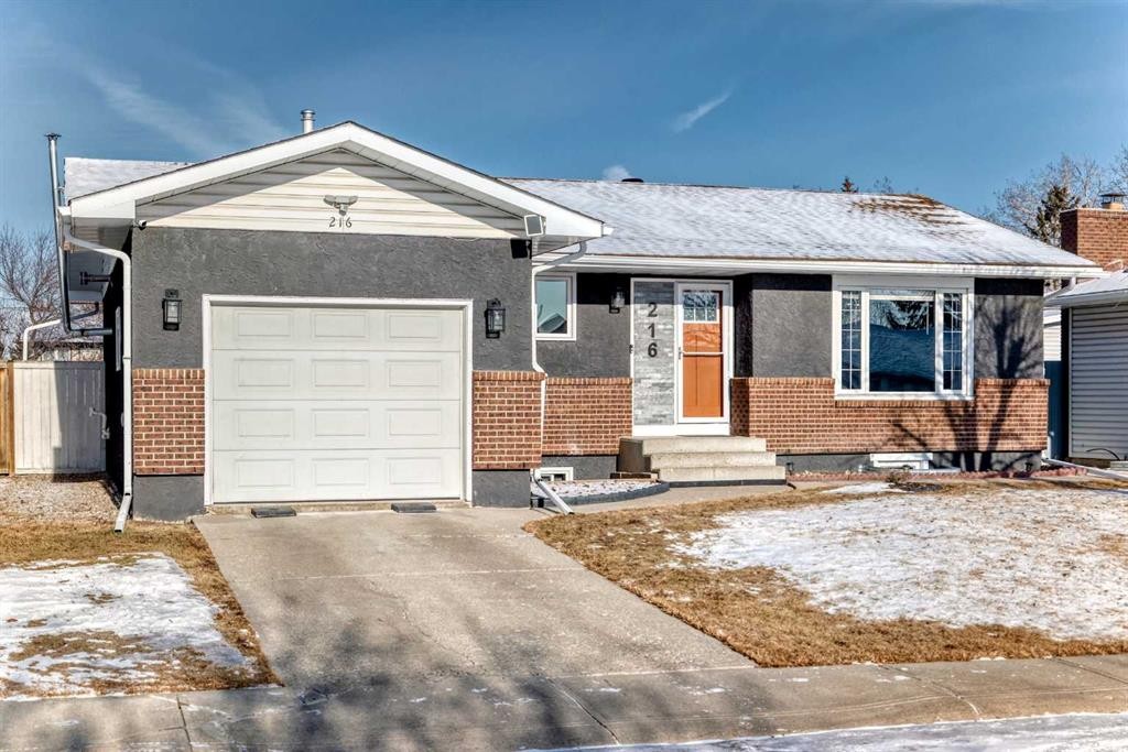 216 Pinecrest Crescent Ne, Calgary, AB