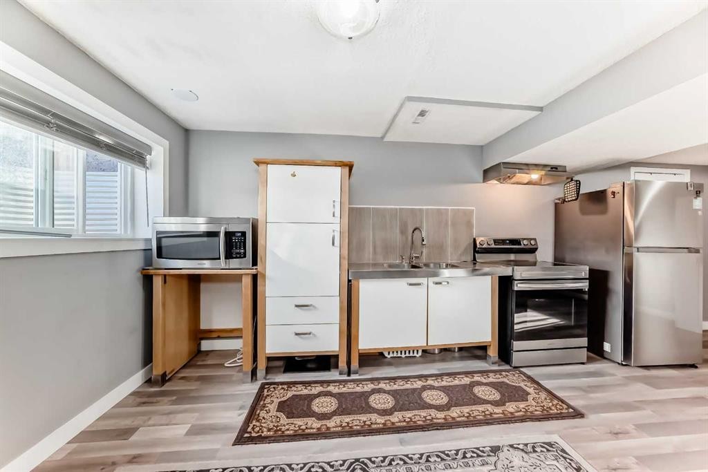 216 Pinecrest Crescent Ne, Calgary, AB